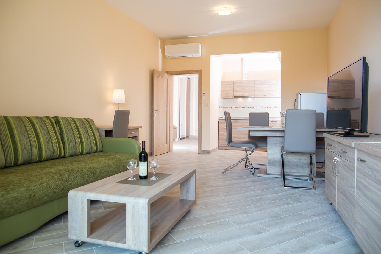 Aparthotel Belvedere Residence Becici Budva Room photo